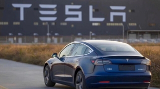 “Tesla” 1,6 milyondan çox avtomobili geri çağıracaq 