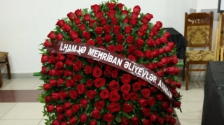 Prezident və birinci xanım Hacı Murad Yagizarovun vida mərasiminə əklil göndərdi 