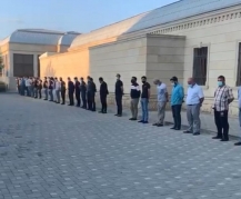 Məşhur meyxanaçının dəfninə qatılanlar cəzalandırıldı - FOTO