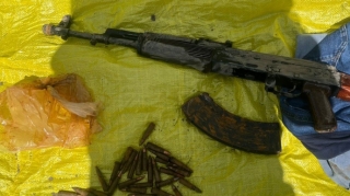 İsmayıllıda çay kənarından “Kalaşnikov”  tapıldı - FOTO