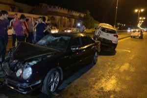 Xətaidə iki avtomobil toqquşdu: xəsarət alan var - VİDEO