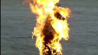 Sumqayıtda OLAY:  Anası ilə mübahisə edib özünü yandırdı