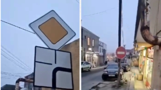 "Сюрприз" для водителей в Масазыре:  Два знака противоречат друг другу  - ВИДЕО