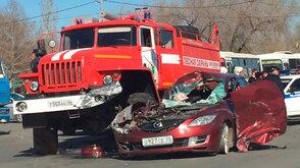 Yanğınsöndürən maşını “Mazda”ya çırpıldı: 1 ölü, 2 yaralı -  FOTO + VİDEO