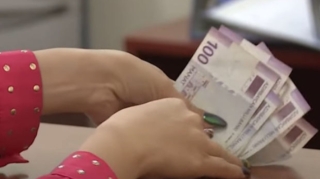 Maaşı gecikənlərə ŞAD XƏBƏR: Yeni qərarın hansı üstünlükləri var?   - VİDEO