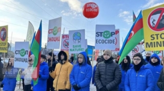 Soyuq havaya baxmayaraq, Xankəndi-Laçın yolunda aksiya davam edir