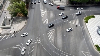 Дорожный хаос в центре Баку:  как водителям приходится решать головоломки на асфальте - ВИДЕО 