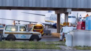 "Ryanair" təyyarəsi təcili eniş etdi: Amsterdam hava limanında fövqəladə vəziyyət 
