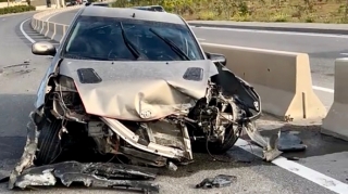 Sumqayıtda qəza: “Prius” beton arakəsməyə çırpıldı   - VİDEO