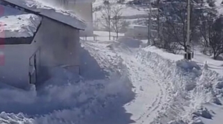 Lerikdə güclü qar yağdı,  yollar bağlandı - FOTO