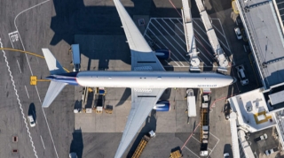 386 sərnişini olan “Boeing” Saxalində fövqəladə eniş etdi - FOTO - VİDEO 