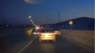 Binəqədinin qaranlıq küçəsini qorxu filminə çevirən sürücü   - VİDEO