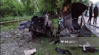 Avtomobil əvvəlcə ağaca, sonra qaz xəttinə çırpıldı, 3 nəfər... 