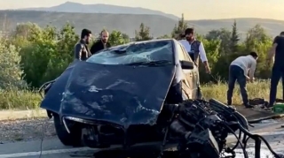 Bakı-Quba yolunda qəza - “Mercedes” ayırıcı səddə çırpıldı    - VİDEO