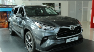 Yeni Toyota Highlander artıq Bakıda – Həm benzin, həm də hibrid - FOTO