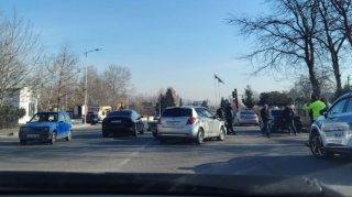 Mingəçevirdə 2 avtomobil toqquşdu – FOTO 