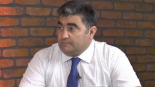 Tanınmış həkim: “Pandemiya arxada qaldı, qadağalar ləğv olunmalıdır“ 