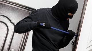 Göyçayda nişanlı qızın cehizləri oğurlandı