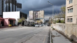 Piyada olmağın peşmanlıq gətirdiyi yerlər: Səkilər niyə "işğal" altındadır? - VİDEO 