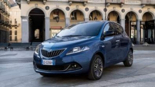 Lancia  скромно обновила свою единственную модель Ypsilon   - ФОТО