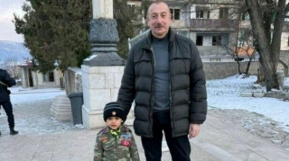 Prezidentin Şuşada 4 yaşlı uşaqla səmimi söhbəti - VİDEO