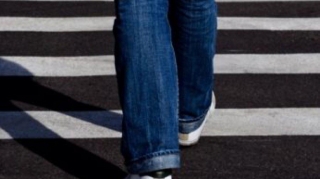 İcra məmuru piyada qadını vurub öldürdü 