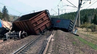 Yük maşını və qatar toqquşub, xəsarət alanlar var 