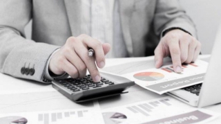 Bir bankda faiz 10-12, digərində 25-30 - Banklarda kredit faizləri niyə fərqlidir? 