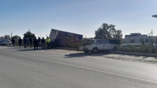 ASAN xidmətin qarşısında qəza:  sürücü xəsarət aldı  - FOTO