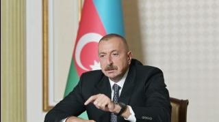 Prezident:  "Bütün cəbhə boyu döyüşlər gedir" 