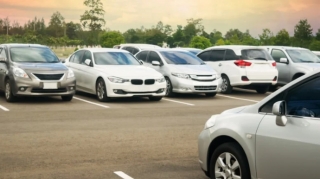 Sürücülərin qışda ən çox təkrarladığı səhv; maşını ağacların, binaların altında saxlamayın - TÖVSİYƏ 