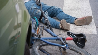 Qazaxda maşın velosipedçini vurub öldürdü 