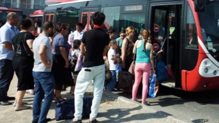 “BakuBus”ın qarajında 500 avtobus var - Camaat saatlarla gözləyir 