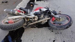 В Баку мотоцикл сбил молодую девушку