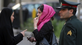 İranda əxlaq polisi ləğv edildi
