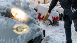 Qarlı ərazidə batan maşını necə çıxartmaq olar? – Sürücülərə TÖVSİYƏ 