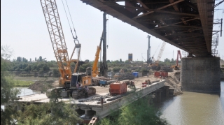 Şirvanda Kür çayı üzərində yeni dəmir yolu körpüsü inşa edilir  - FOTO