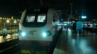 Sərnişin qatarı Tbilisidən Bakıya yola düşüb -VİDEO 
