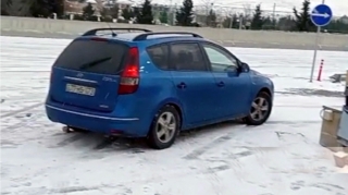 Qobustanda yolları buz bağladı - Zəncirvari qəza baş verdi 