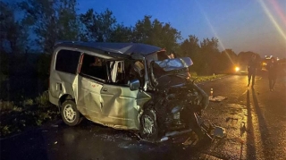 Rusiyada mikroavtobusla minik avtomobili toqquşub, 6 nəfər ölüb 