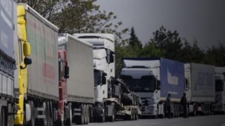 Azərbaycan 500 dollardan çox əlavə ödəniş alır - TIR-lar ölkəmizdən yan keçirlər 