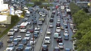 Sürücülərin NƏZƏRİNƏ: Bəzi küçə və prospektlərdə tıxac var - SİYAHI 