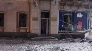 Xarkovda Azərbaycan konsulluğu raketlə vuruldu:  bina və avtomobil yararsız hala düşüb   - FOTO