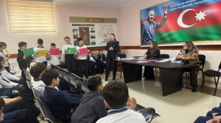 Yol polisi şagirdlər arasında təbliğat apardı - Qaydaları öyrədirlər - FOTOLAR 
