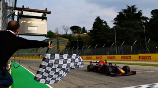 "Formula 1"də qəza:  Maks Ferstappen birinci, Hemilton ikinci oldu