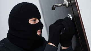 Mağazadan soyğunçuluq edən şəxs tutuldu