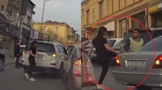 В Азербайджане задержана ударившая парковщика женщина-водитель