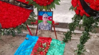 “Xəstələndiyini məhz hospitalda öyrəndik, ağır vəziyyətdə idi” - Əsgər atası 