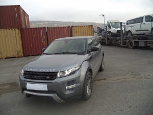 Azərbaycana gətirilən oğurluq "Range Rover" gömrükdə tutuldu - FOTOLAR