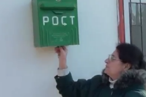 59 yaşlı qadın gün ərzində 10 km. yol qət edir - VİDEO